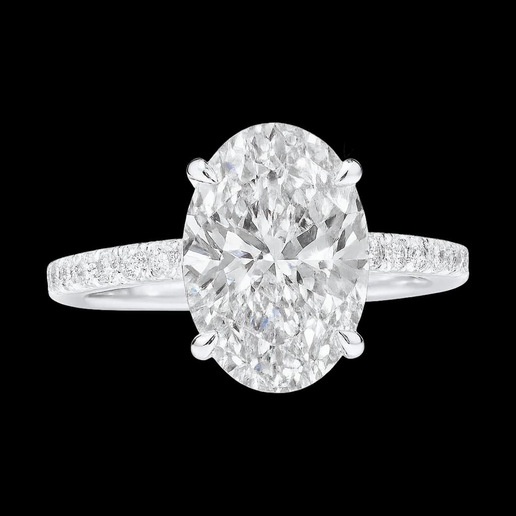 Oval diamond engagement ring